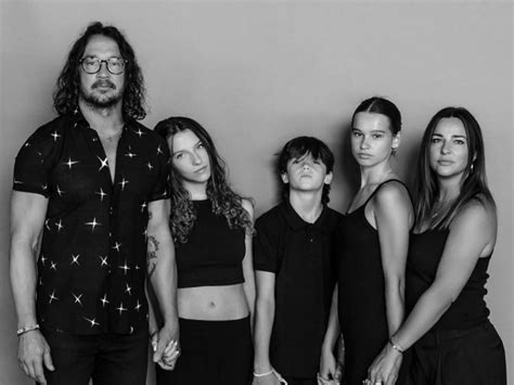 leona kimes|Hillsong doc: Carl Lentz talks rehab, wife Laura shares why she。